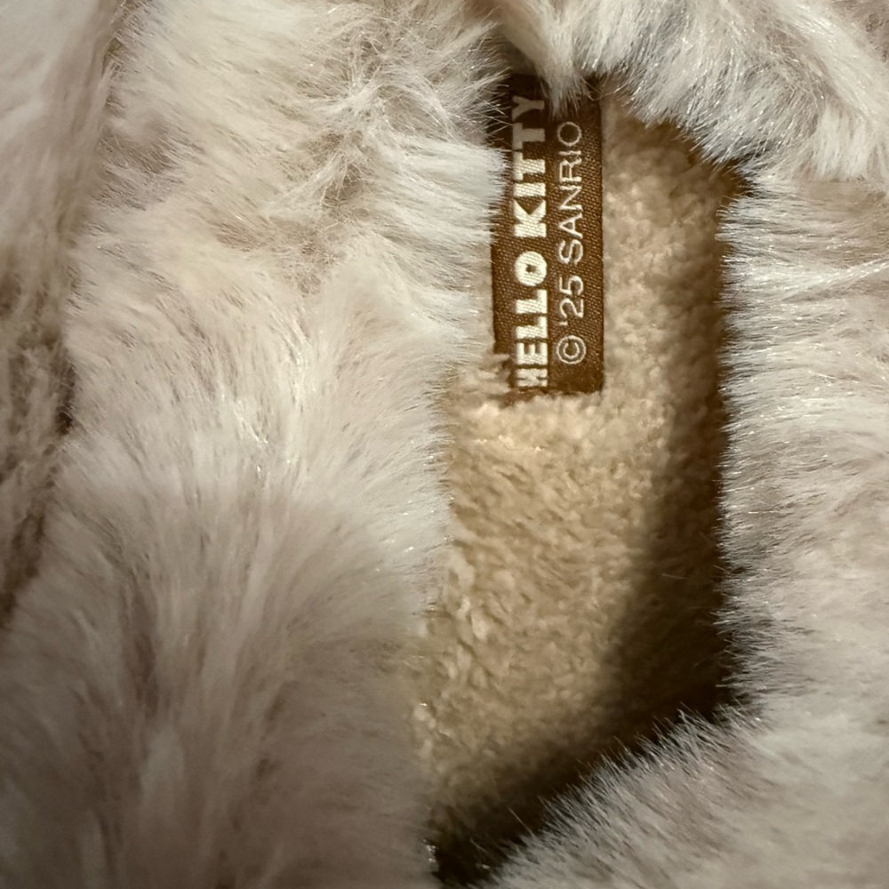 Hello Kitty Beige and Leopard Print Slippers - Picture 3 of 4